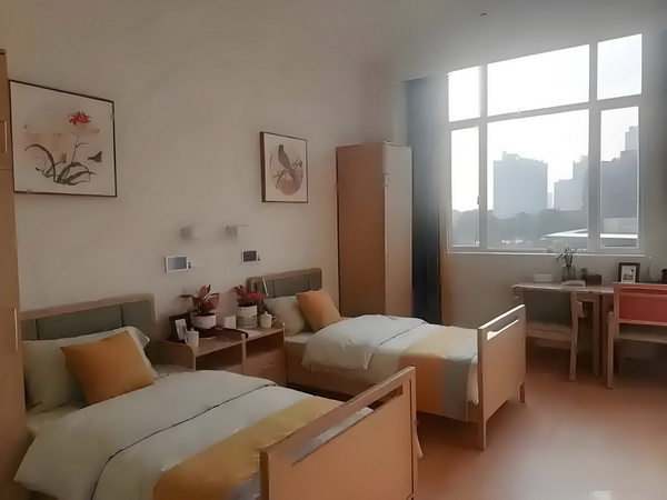 深圳入深户要多久_没能延续去年好势头,法国票房上半年下滑10% 一辆野猪撞上城际快车