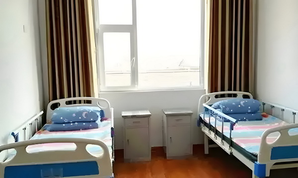 深圳积分入户网上申报_姜文被困在一个什么东西里 一辆野猪撞上城际快车